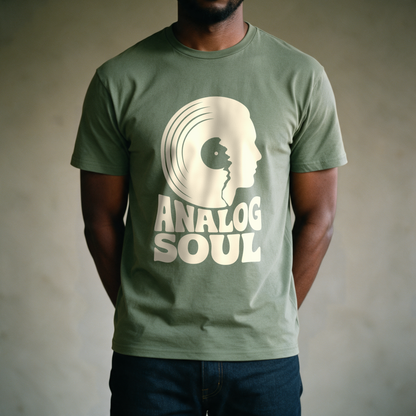 Analog Soul Tee - Military Green draagfoto