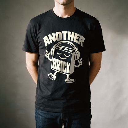 Another Brick Tee - Black draagfoto