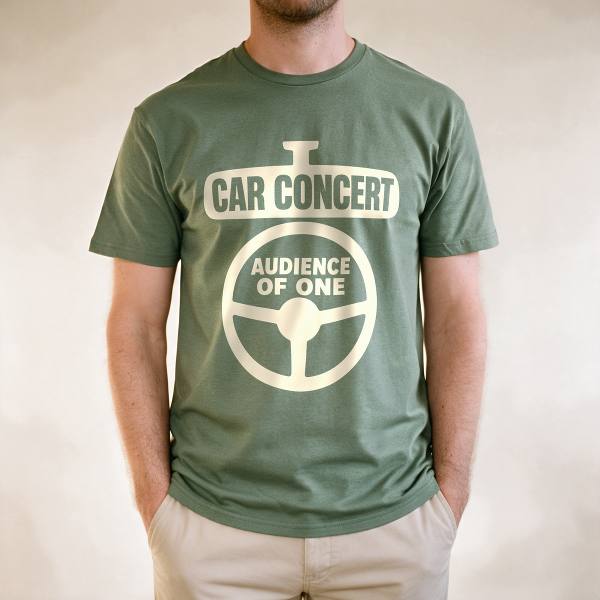 Car Concert, Audience of One Tee - Military Green draagfoto
