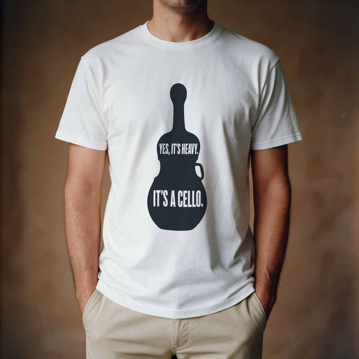 Yes, It's Heavy. It's a Cello. Tee - White draagfoto