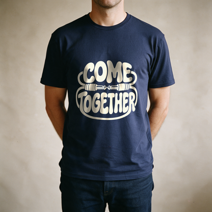 Come Together Tee - Navy draagfoto