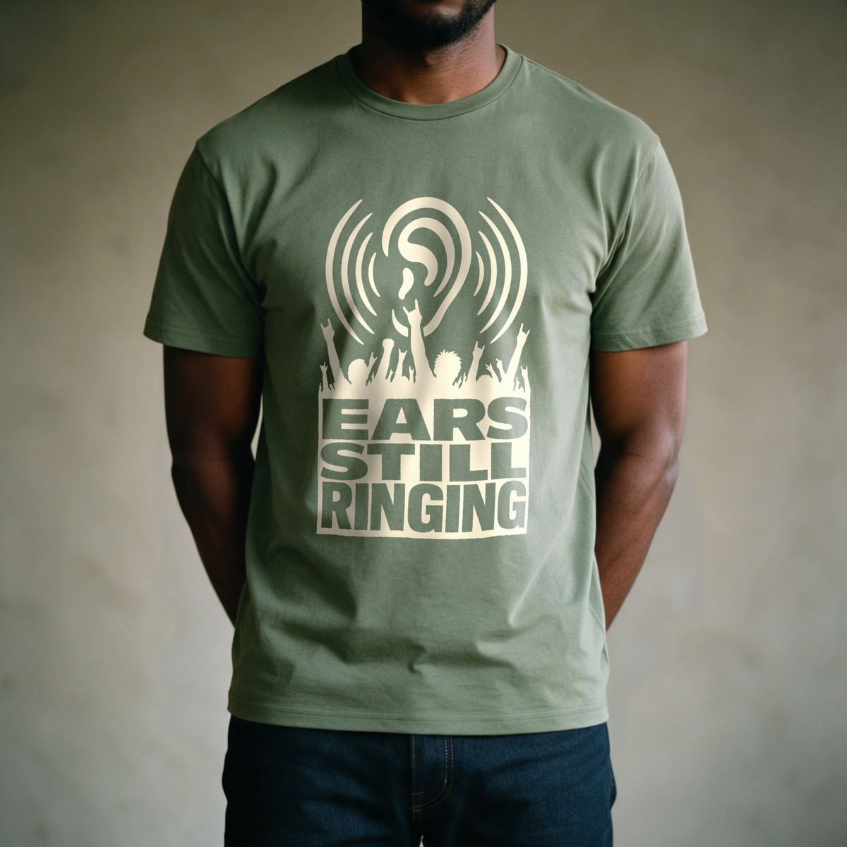 Ears Still Ringing Tee - Military Green draagfoto