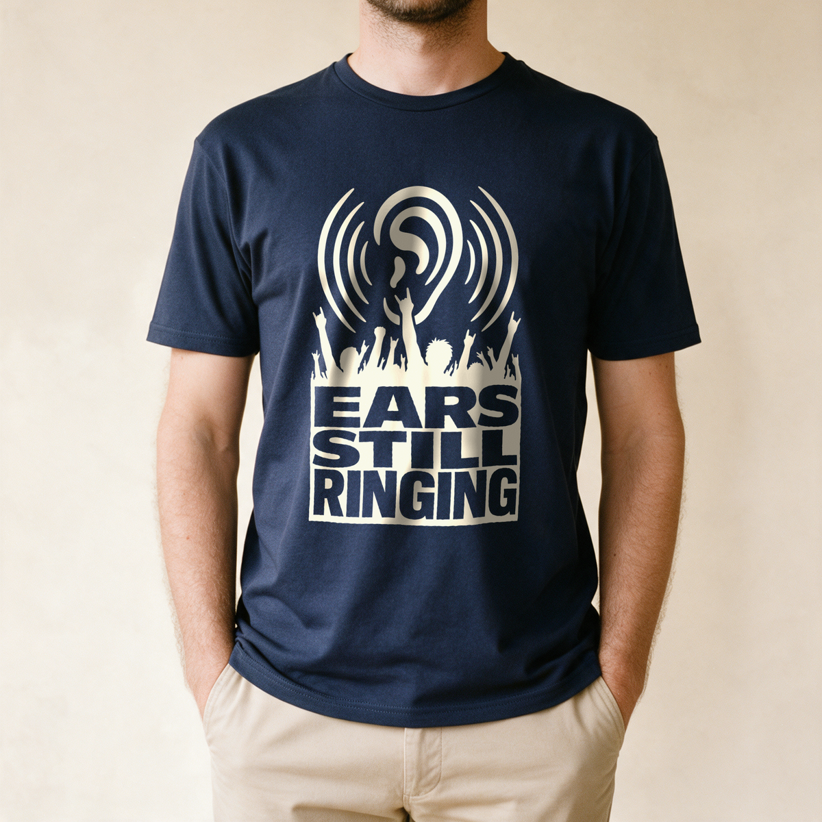 Ears Still Ringing Tee - Navy draagfoto