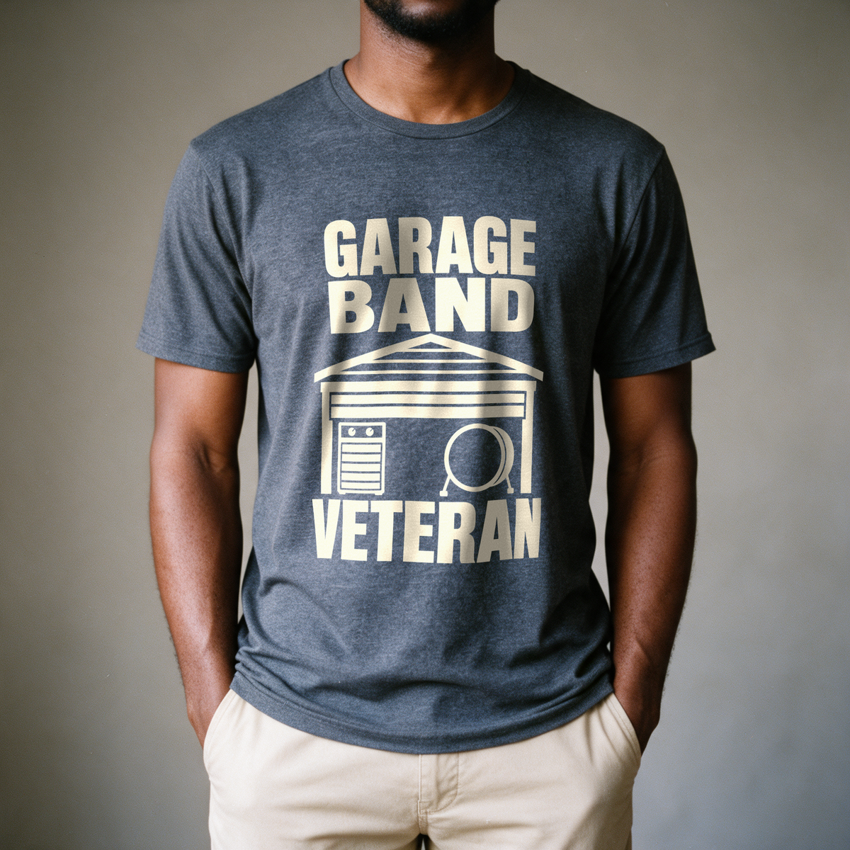 Garage Band Veteran Tee - Dark Heather Grey draagfoto