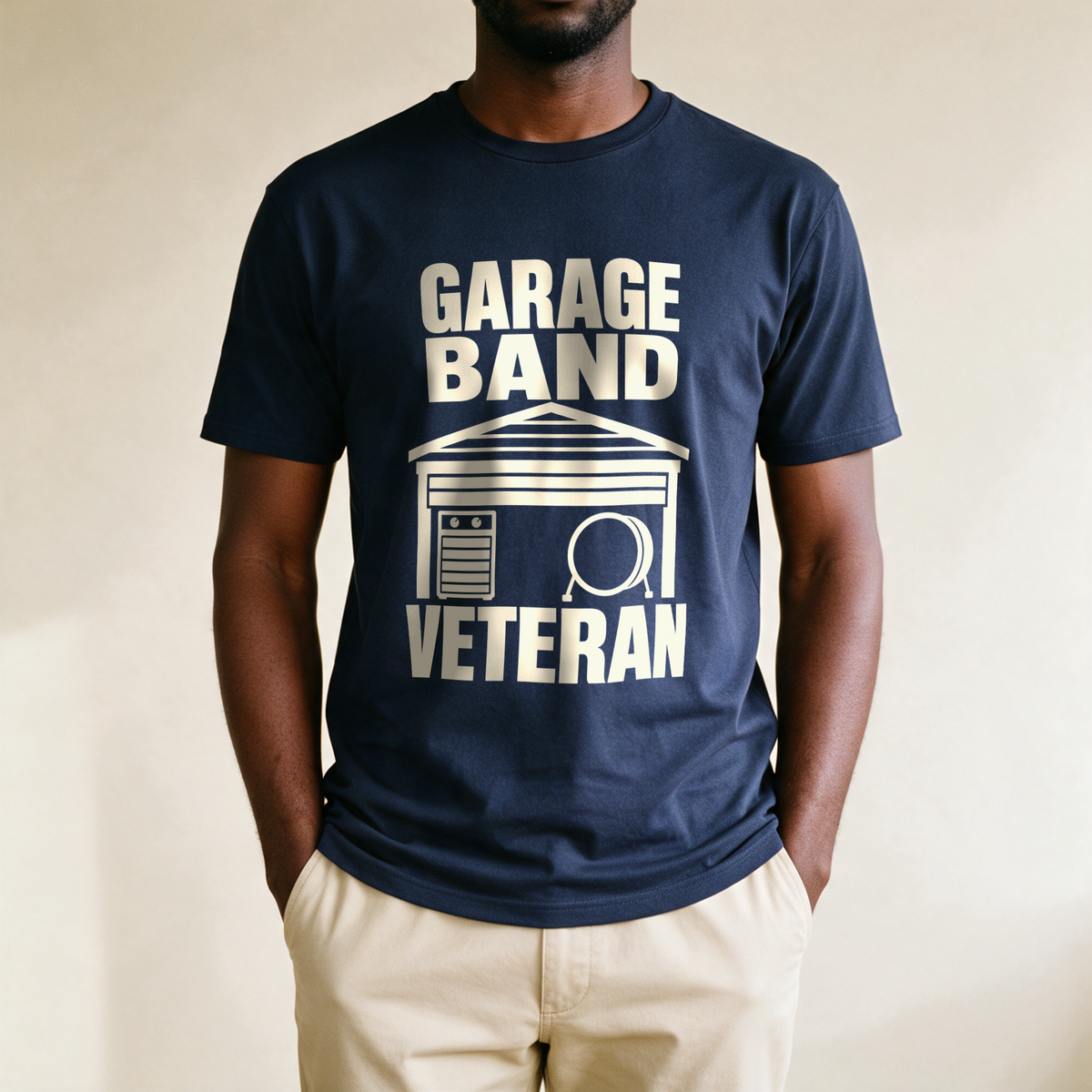 Garage Band Veteran Tee - Navy draagfoto