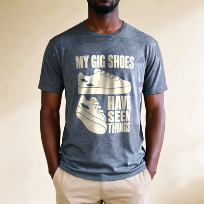 My Gig Shoes Have Seen Things Tee - Dark Heather Grey draagfoto