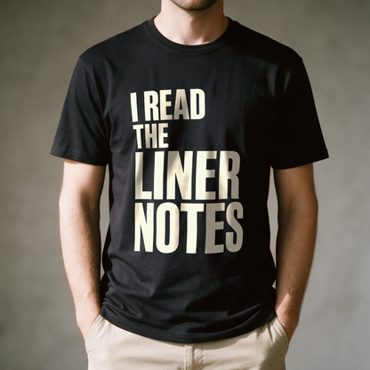 I Read the Liner Notes Tee - Black draagfoto