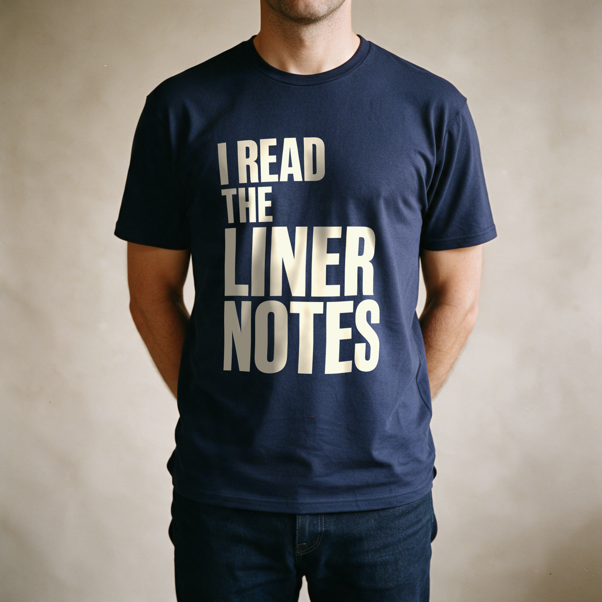 I Read the Liner Notes Tee - Navy draagfoto