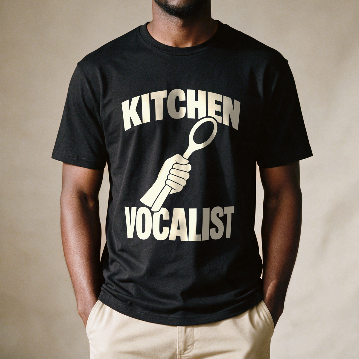 Kitchen Vocalist Tee - Black draagfoto