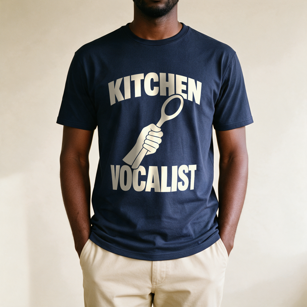 Kitchen Vocalist Tee - Navy draagfoto