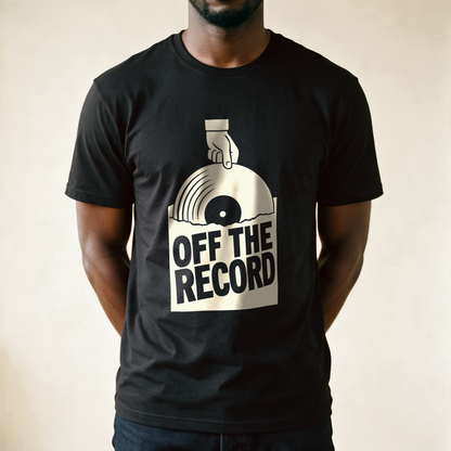 Off the Record Tee - Black draagfoto
