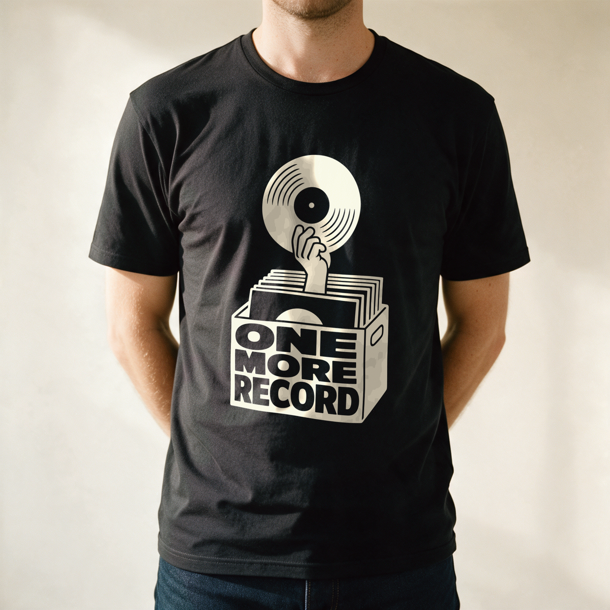 One More Record Tee - Black draagfoto