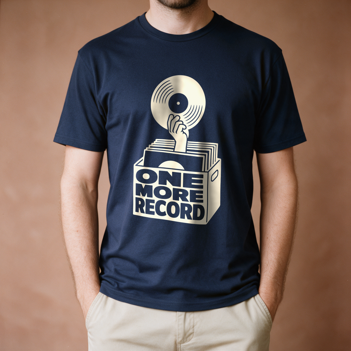 One More Record Tee - Navy draagfoto