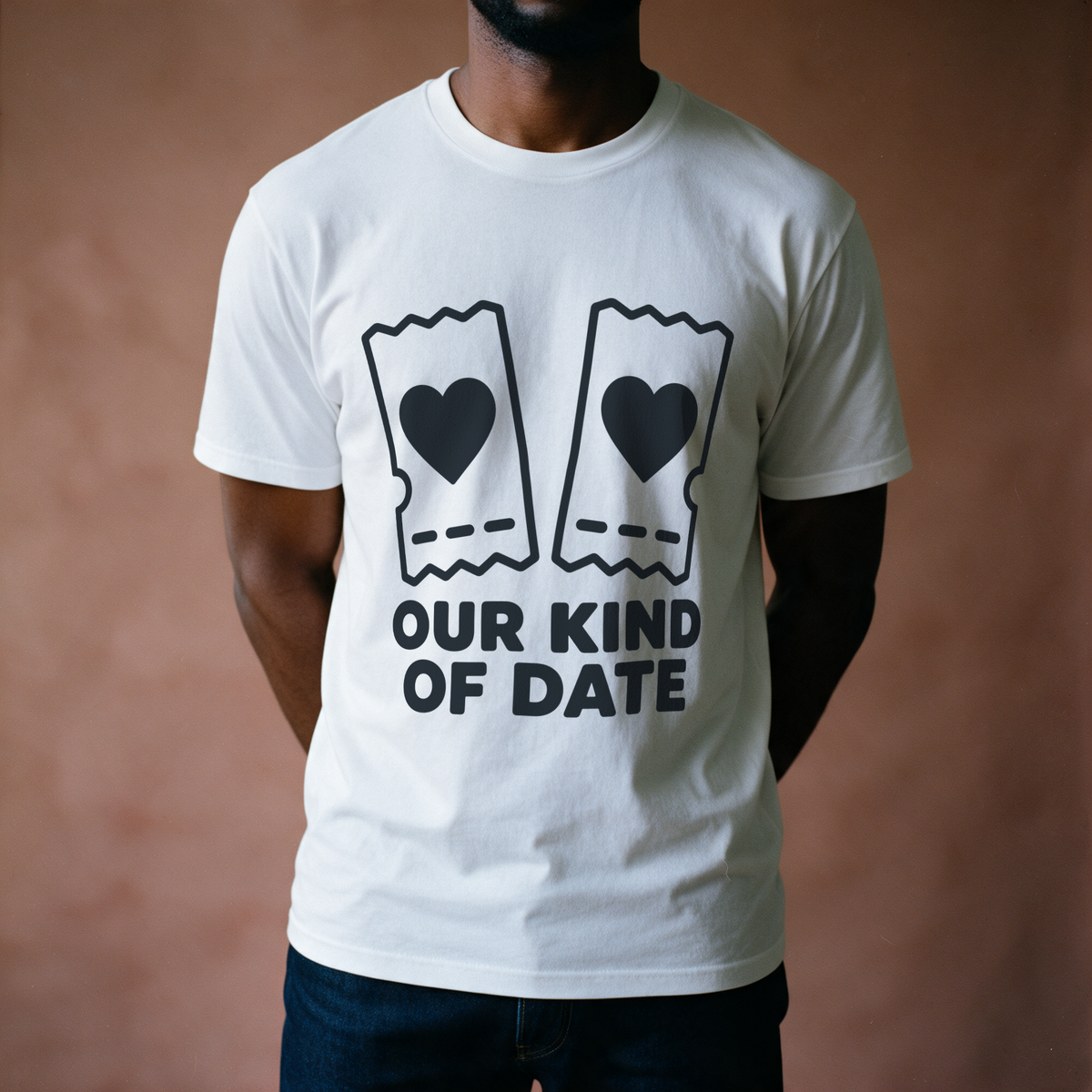 Our Kind of Date Tee - White draagfoto