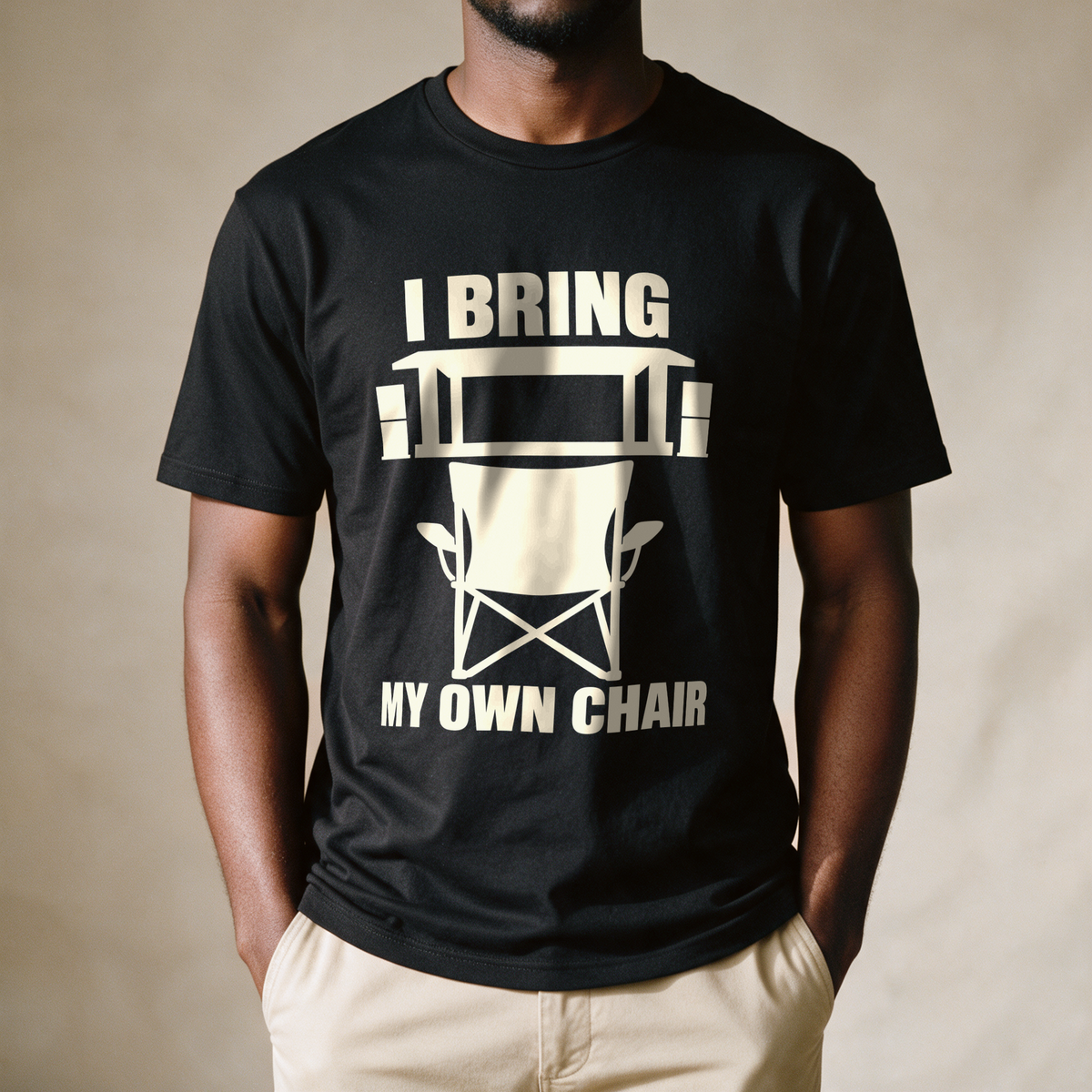 I Bring My Own Chair Tee - Black draagfoto