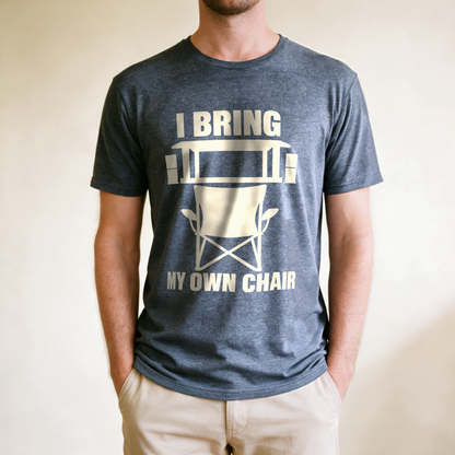 I Bring My Own Chair Tee - Dark Heather Grey draagfoto