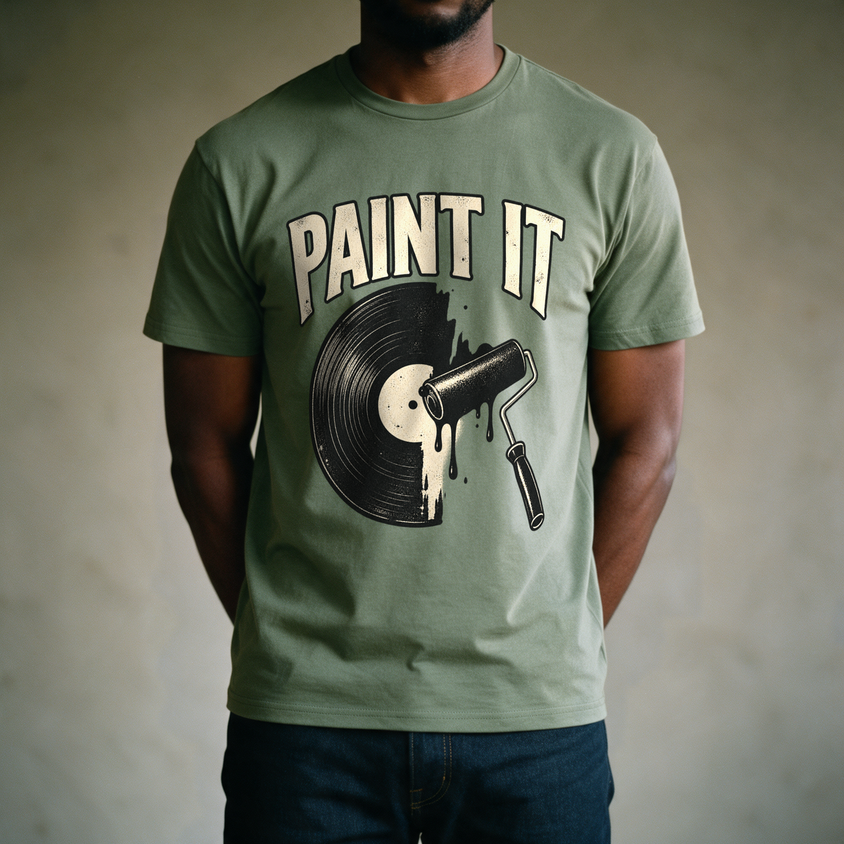 Paint It Black Tee - Military Green draagfoto