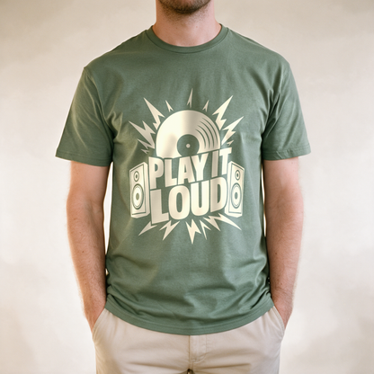 Play It Loud Tee - Military Green draagfoto
