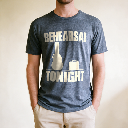 Rehearsal Tonight Tee - Dark Heather Grey draagfoto