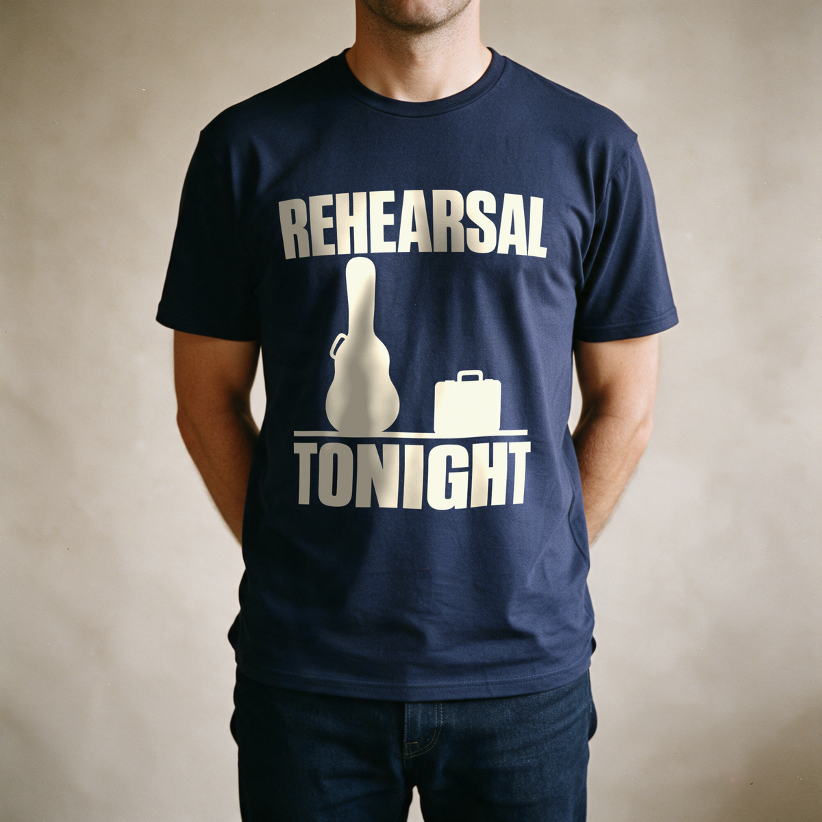Rehearsal Tonight Tee - Navy draagfoto