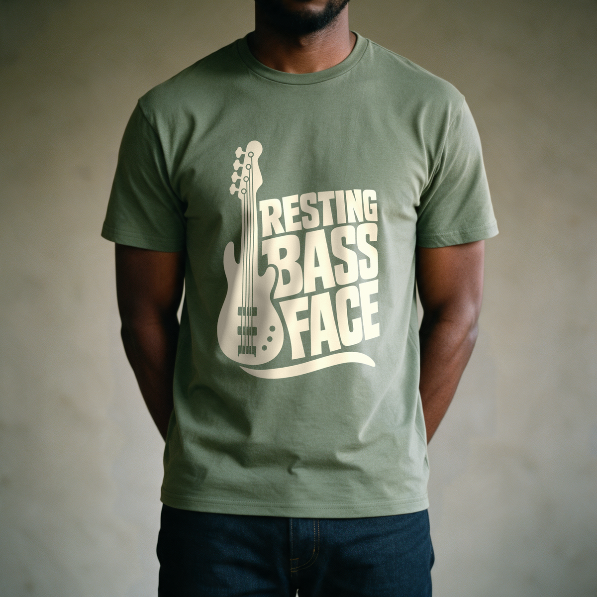 Resting Bass Face Tee - Military Green draagfoto