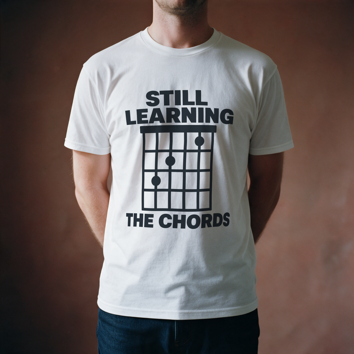 Still Learning the Chords Tee - White draagfoto