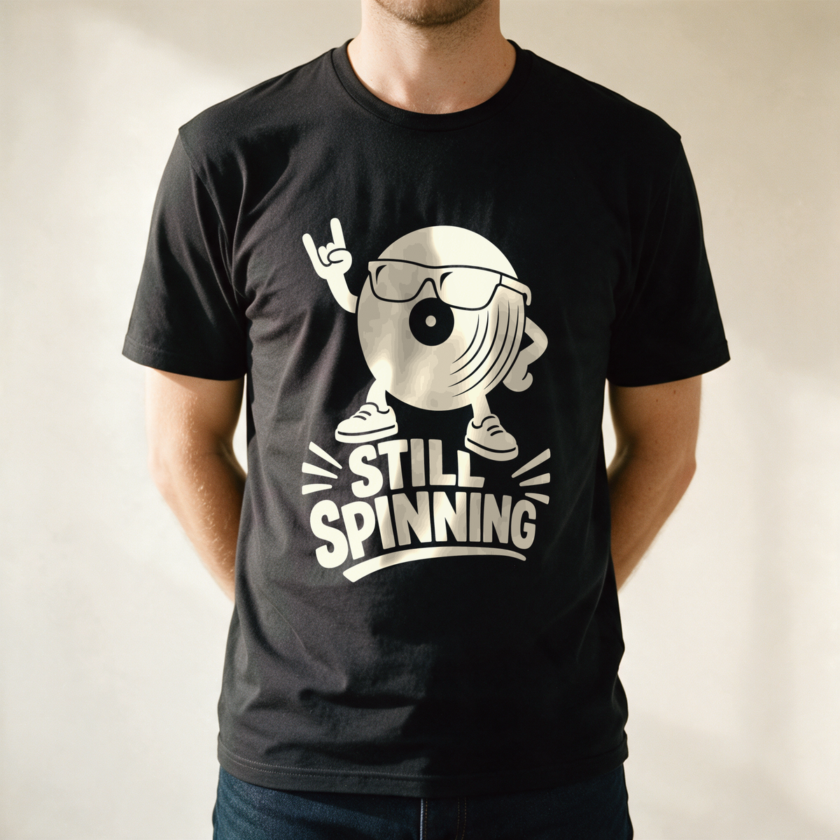 Still Spinning Tee - Black draagfoto