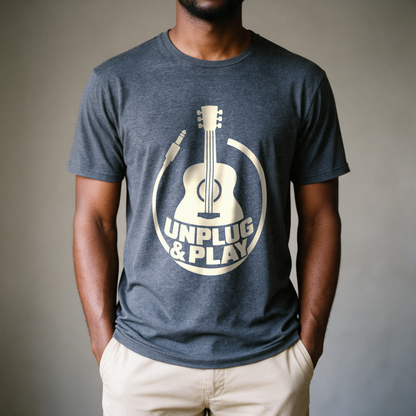 Unplug & Play Tee - Dark Heather Grey draagfoto