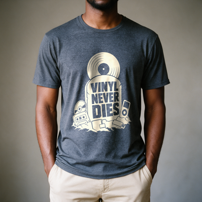 Vinyl Never Dies Tee - Dark Heather Grey draagfoto